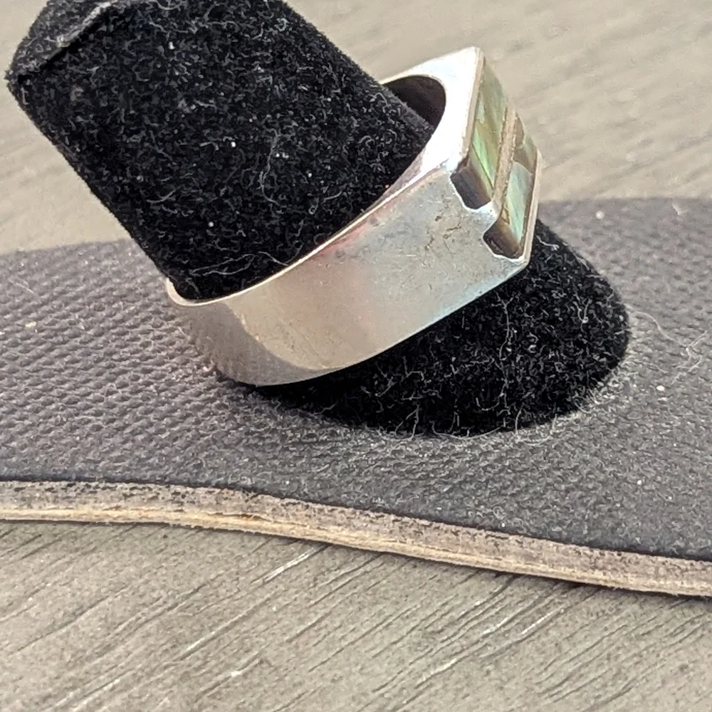 🌿 Vintage Men’s 1960s Sterling Silver Abalone Inlay Ring - Picture 5 of 10